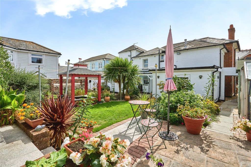 Property photo 2 of 29 Picture No. 37