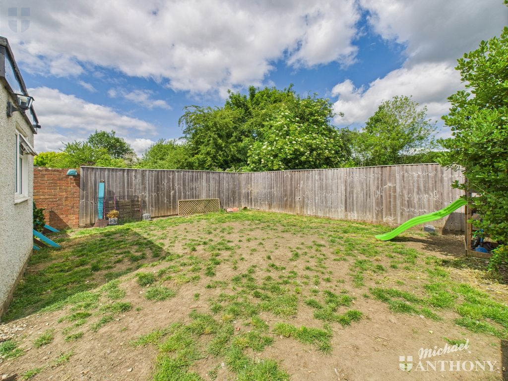 Property photo 3 of 14 Cam03218G0-Pr0681-Still015