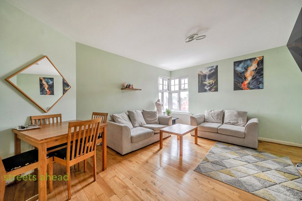 Property photo 1 of 17 9Ec4B1B6-811c-477...