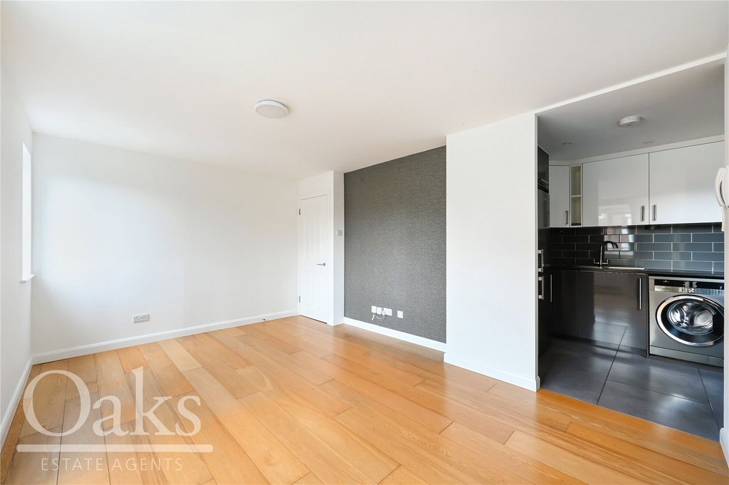 Property photo 3 of 8 Picture No. 06