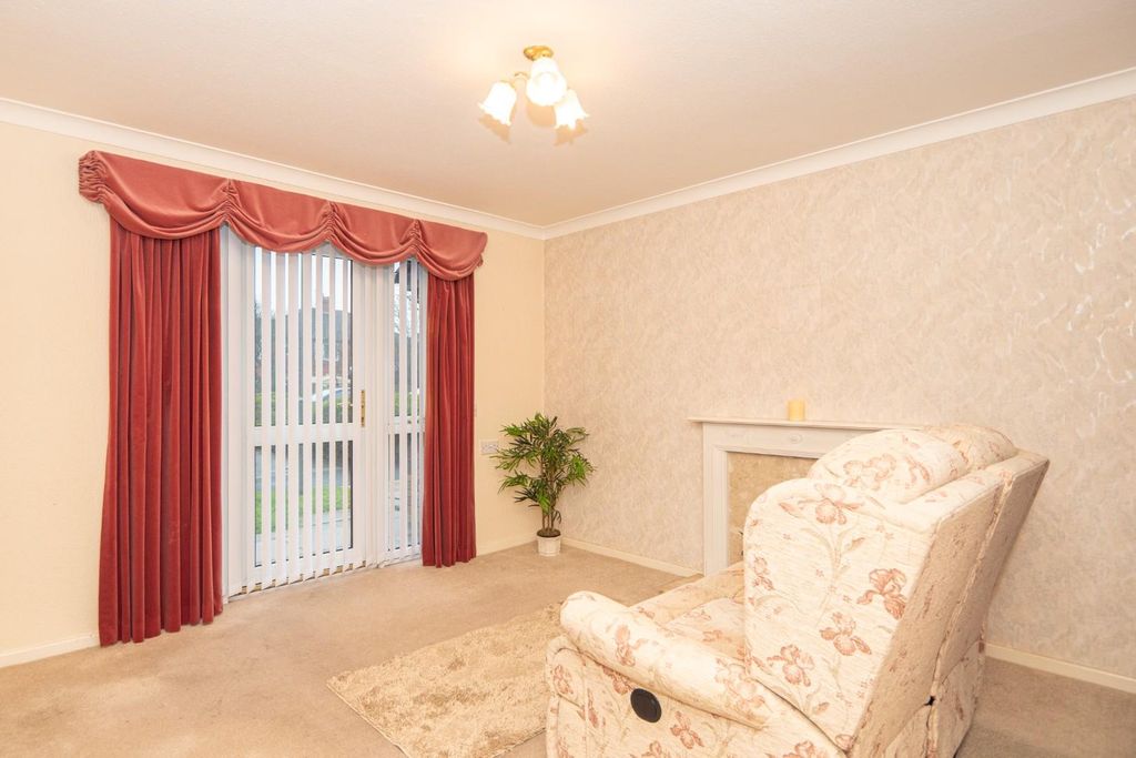 Property photo 2 of 12 Living Room