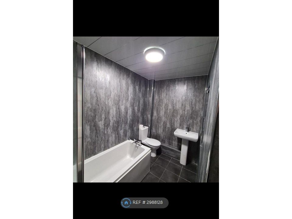 Property photo 3 of 7 Bathroom