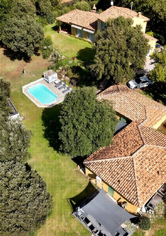 Property photo 2 of 23