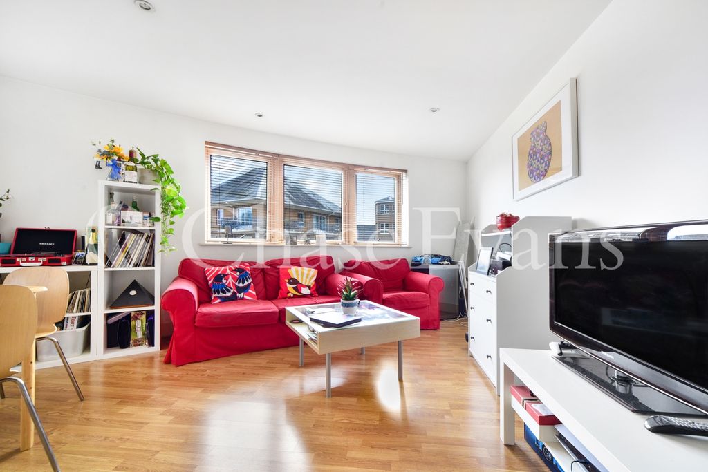 Property photo 3 of 18 Orion Point, The Ody