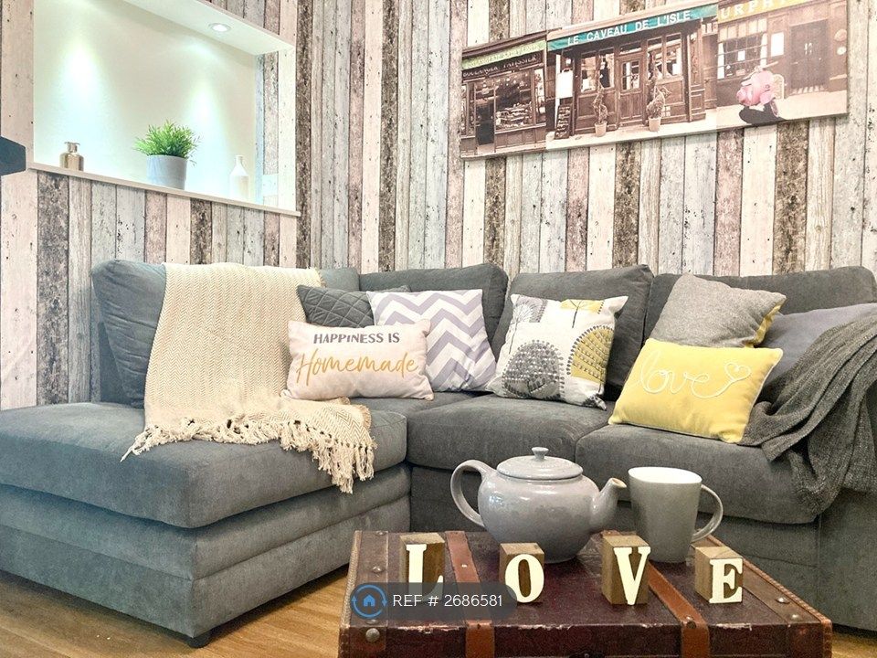 Property photo 1 of 18 Shared Kitchen Kept Clean And Well-Organized