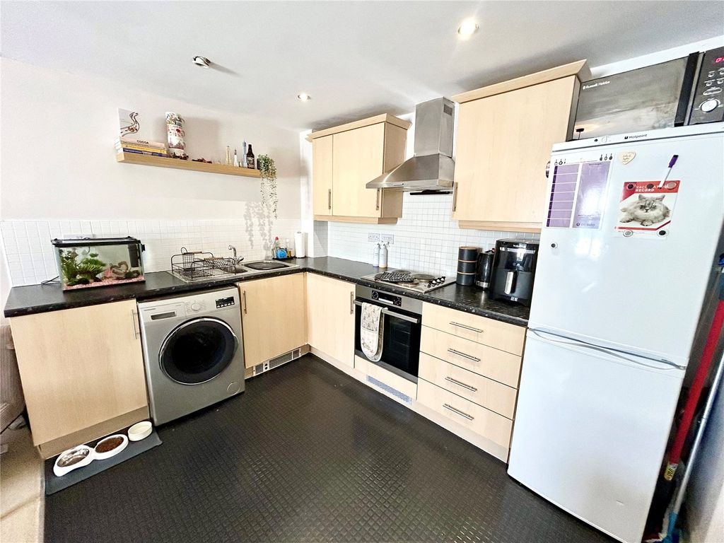 Property photo 2 of 13 Picture No. 19