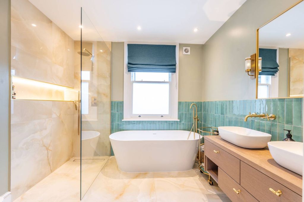 Property photo 3 of 30