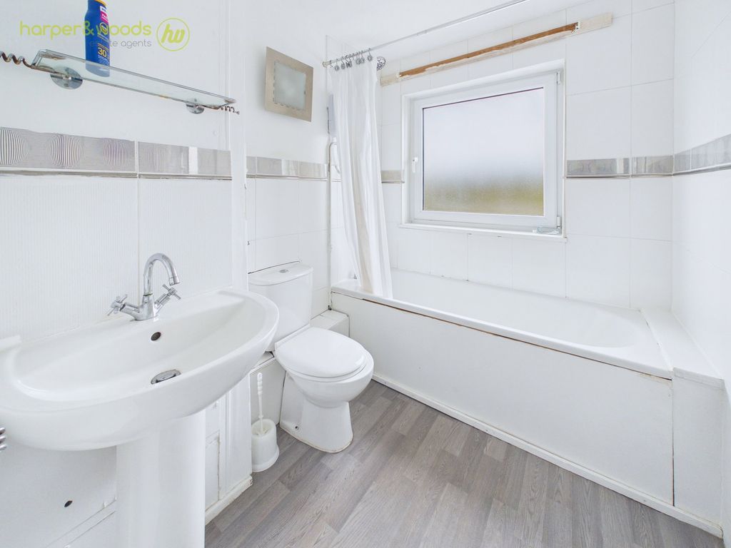 Property photo 2 of 25