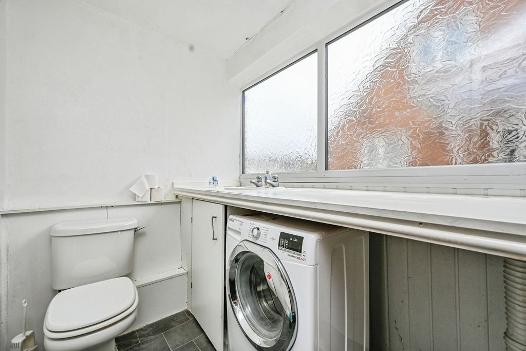 Property photo 3 of 8 Photo