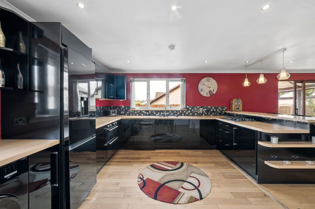 Property photo 2 of 44 Kitchen/ Diner
