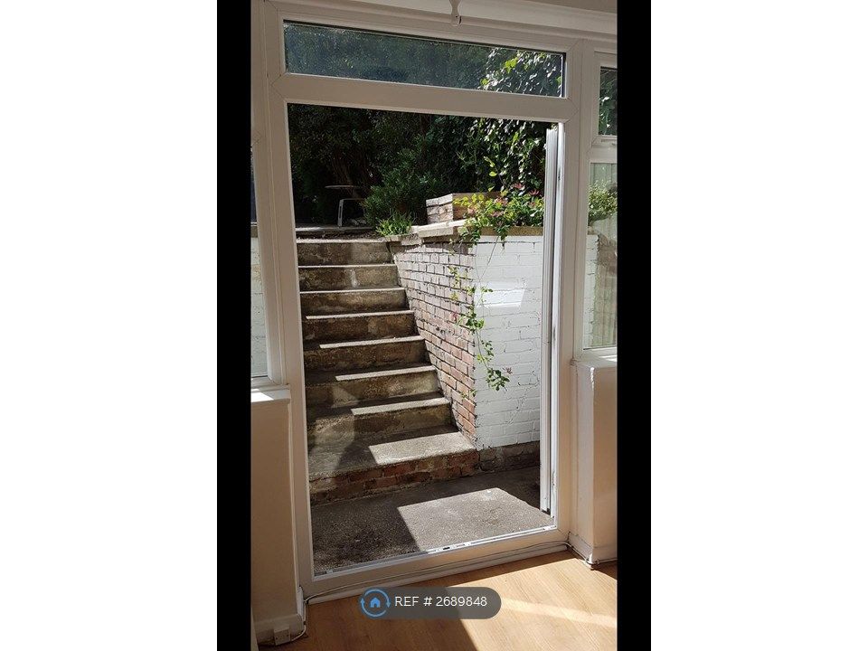 Property photo 3 of 12 Doors To Garden