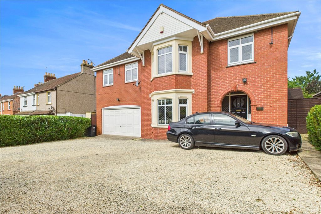 Property photo 2 of 31 Picture No. 27
