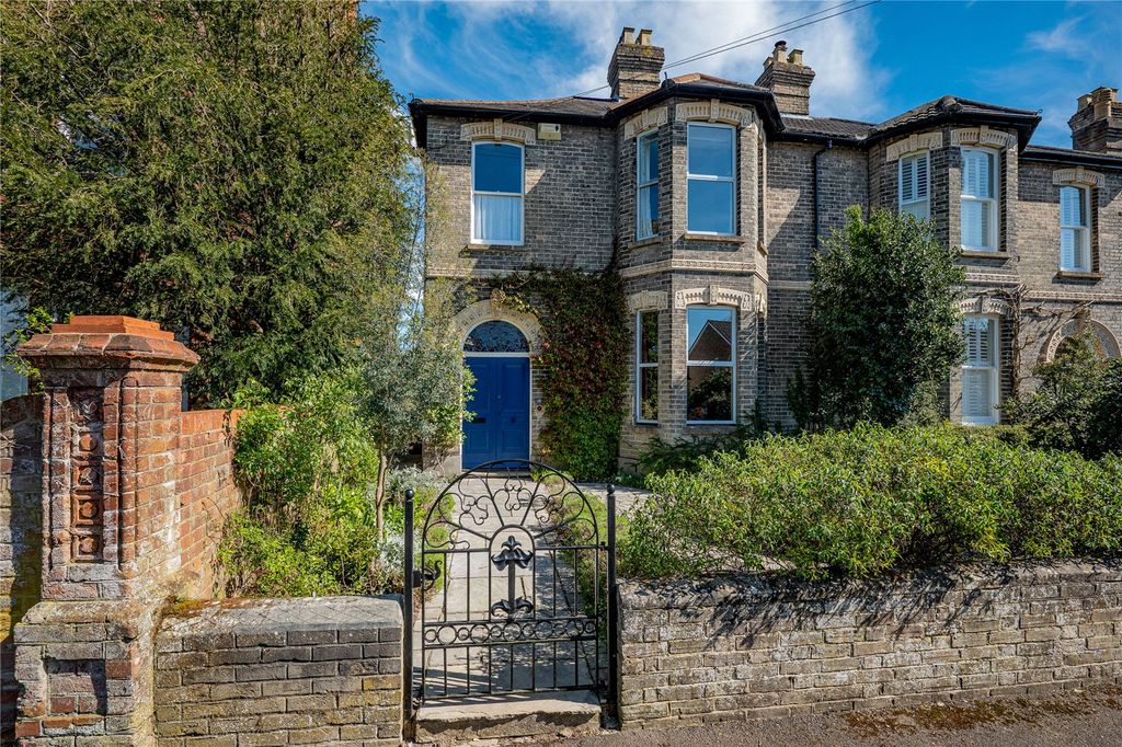 Property photo 1 of 14 Front