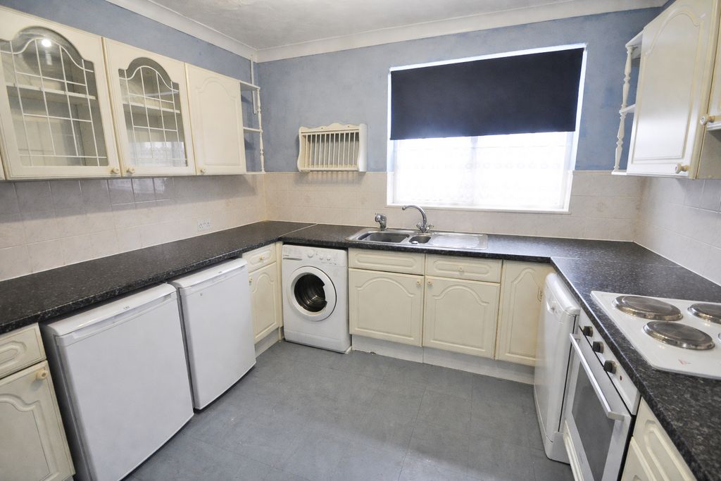 Property photo 3 of 14 Kitchen