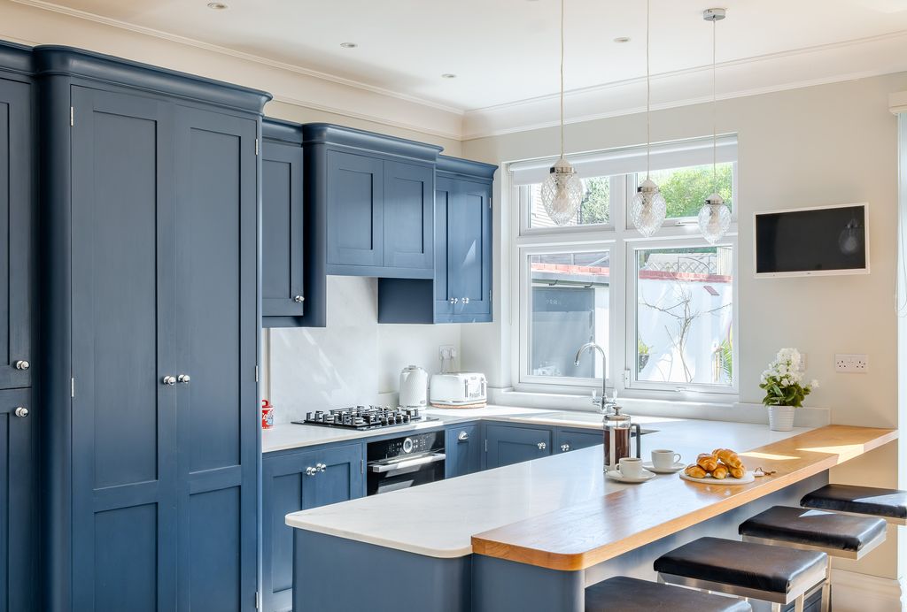 Property photo 3 of 23