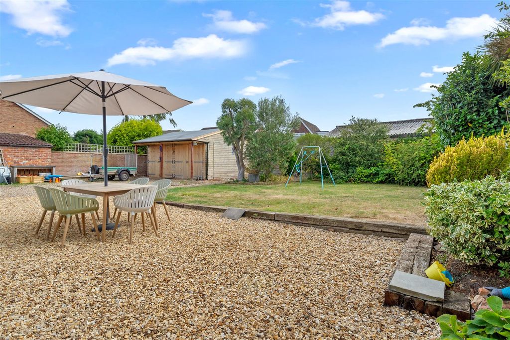 Property photo 2 of 23