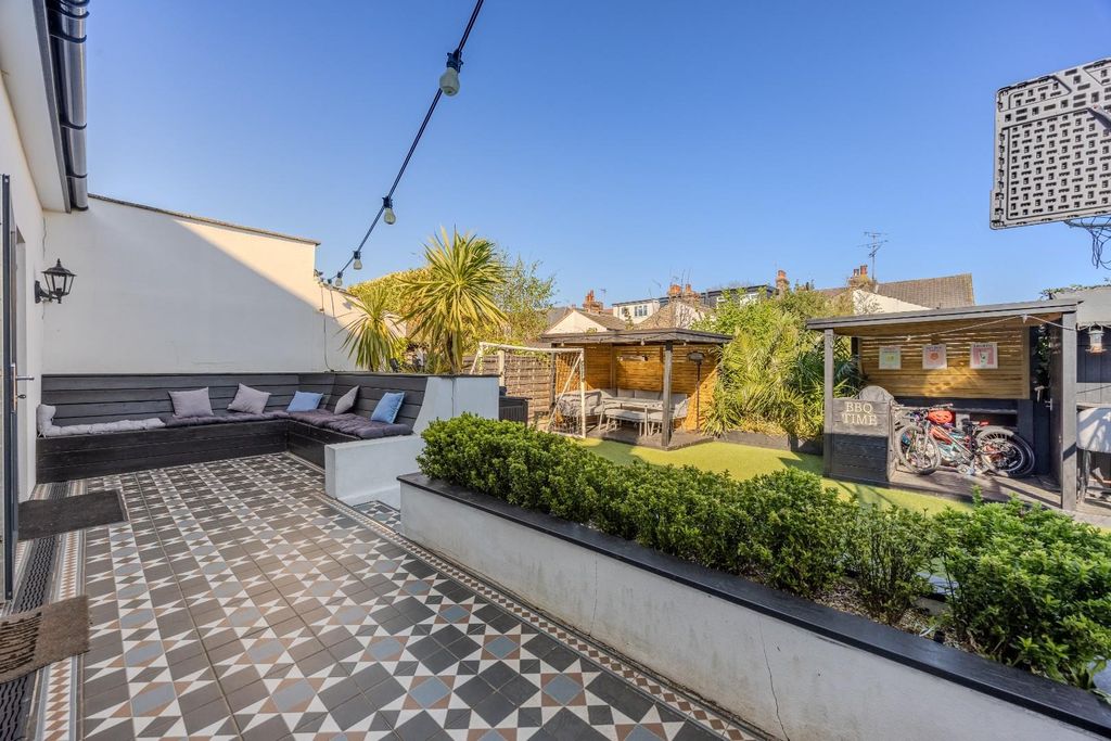 Property photo 3 of 40 Garden