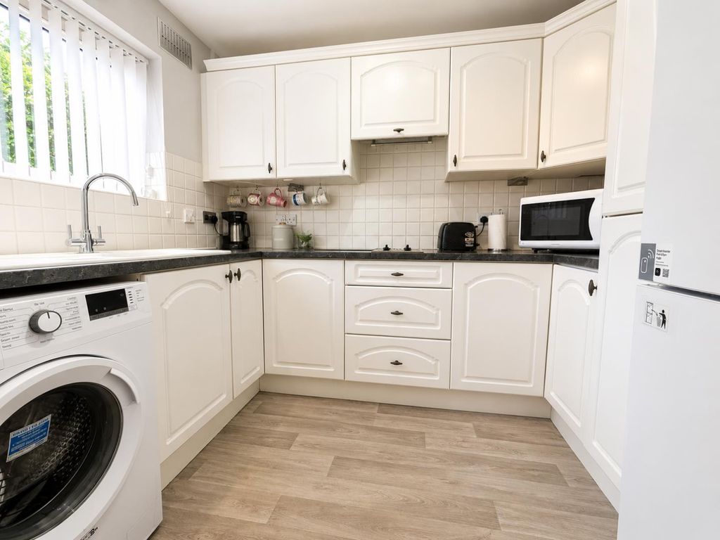 Property photo 3 of 15 93237996-9B19-4c03-8Eed-c275F73F80B2.Png