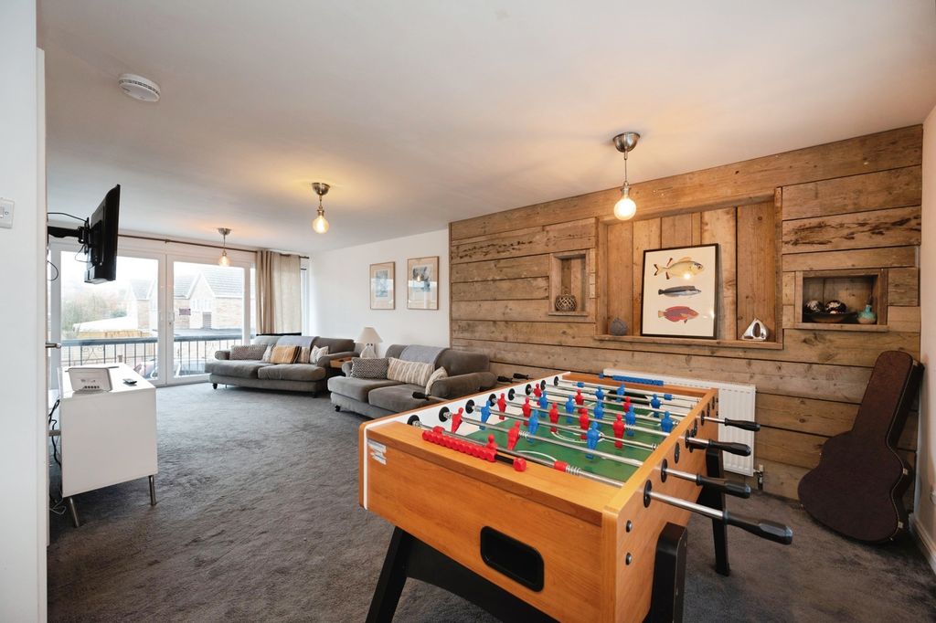 Property photo 1 of 18 Pbox-Img.Jpg