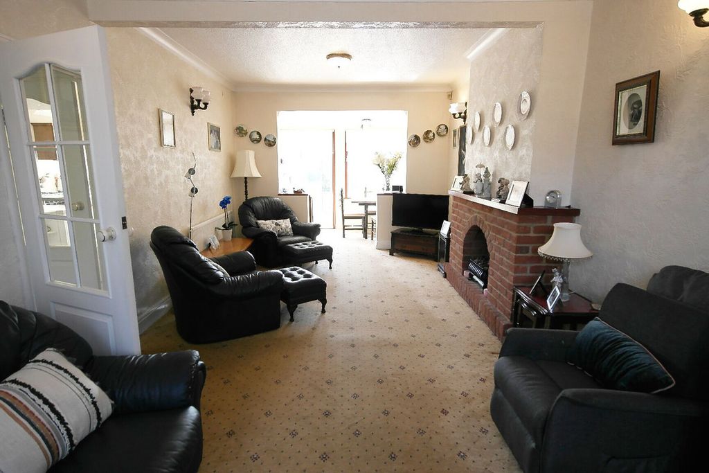Property photo 3 of 22