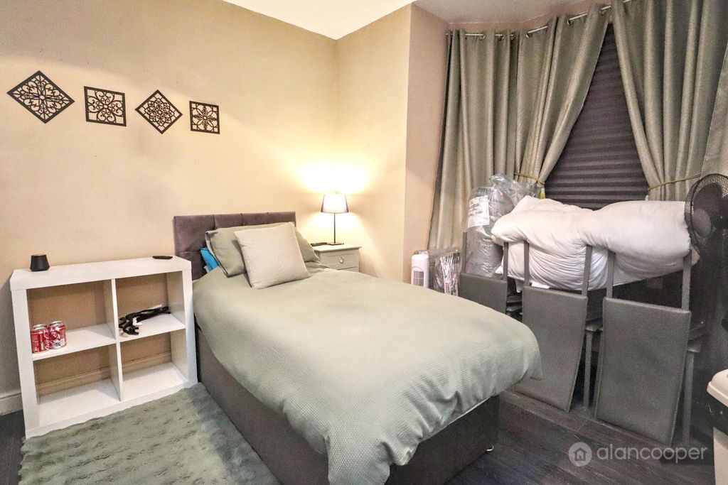 Property photo 3 of 16 5590353