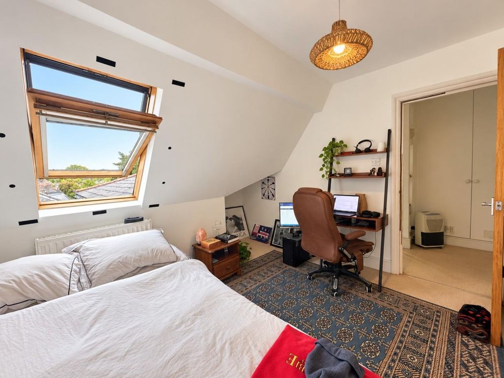 Property photo 3 of 8 Bedroom Opposing Side 1.Jpg