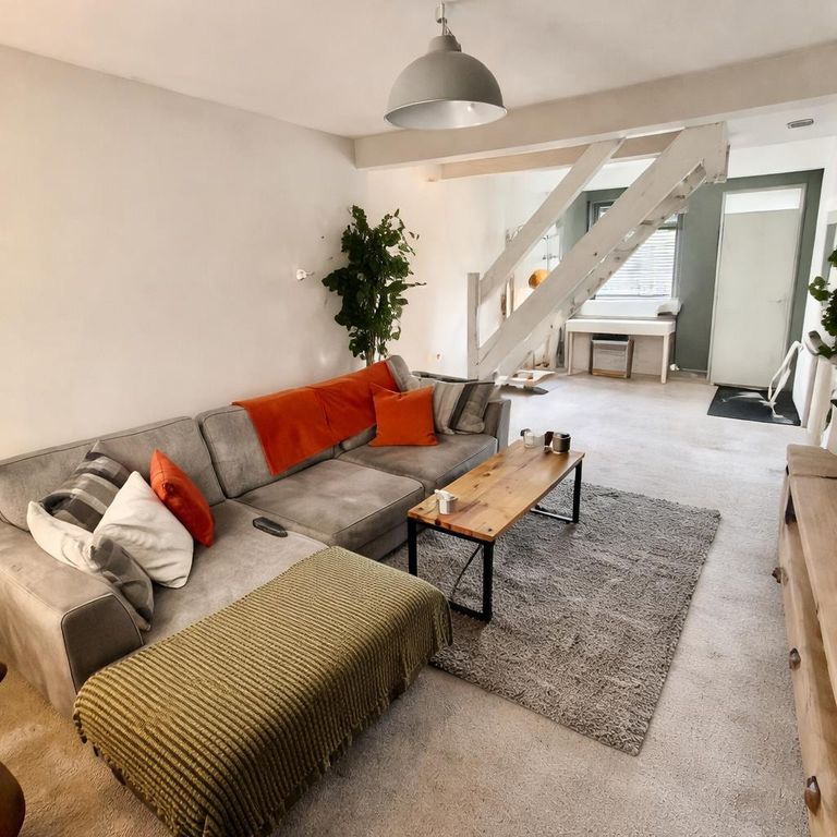 Property photo 2 of 18 66 Lounge.Png