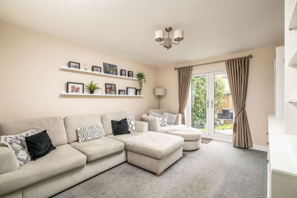 Property photo 2 of 26