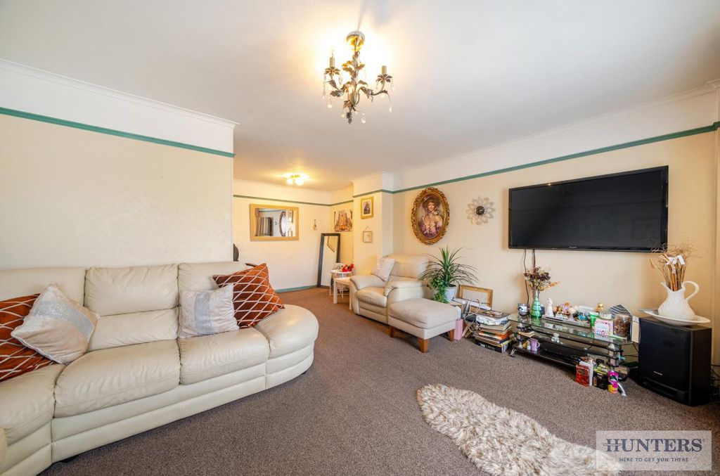 Property photo 3 of 22 F7702962-B027-4F79-B727-1Ac33A092748.Jpg
