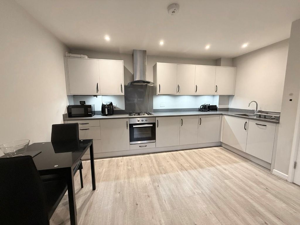 Property photo 3 of 11 Kitchen.Jpg