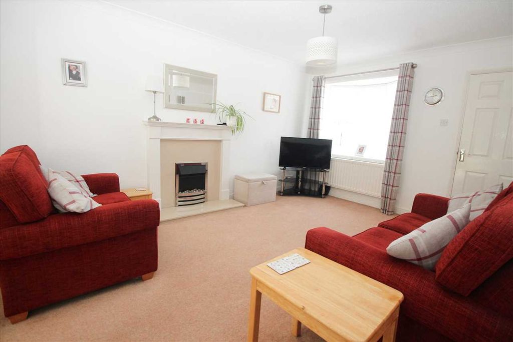 Property photo 2 of 11 Living Room