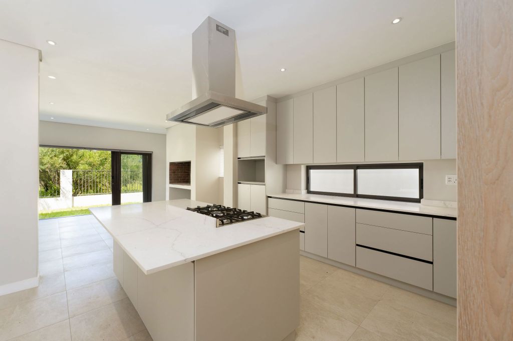 Property photo 1 of 51 Sw1720946