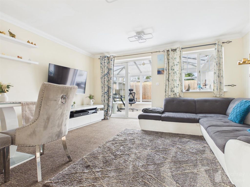 Property photo 3 of 17 Cam02365G0-Pr0440-Still003.Jpg