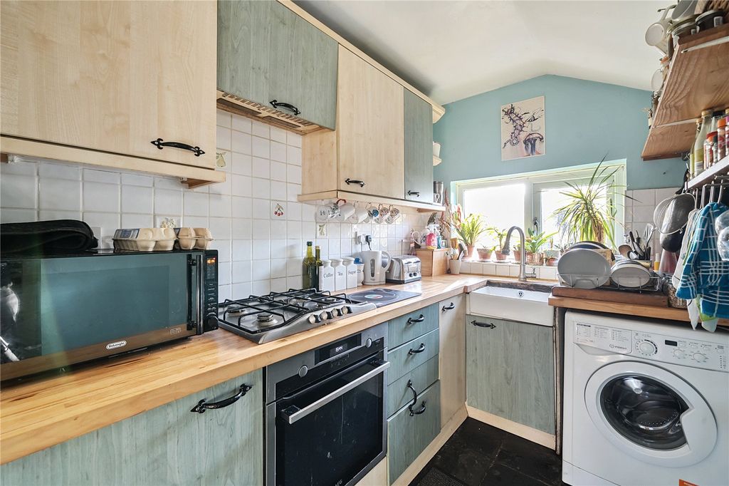Property photo 3 of 11 Picture No. 12