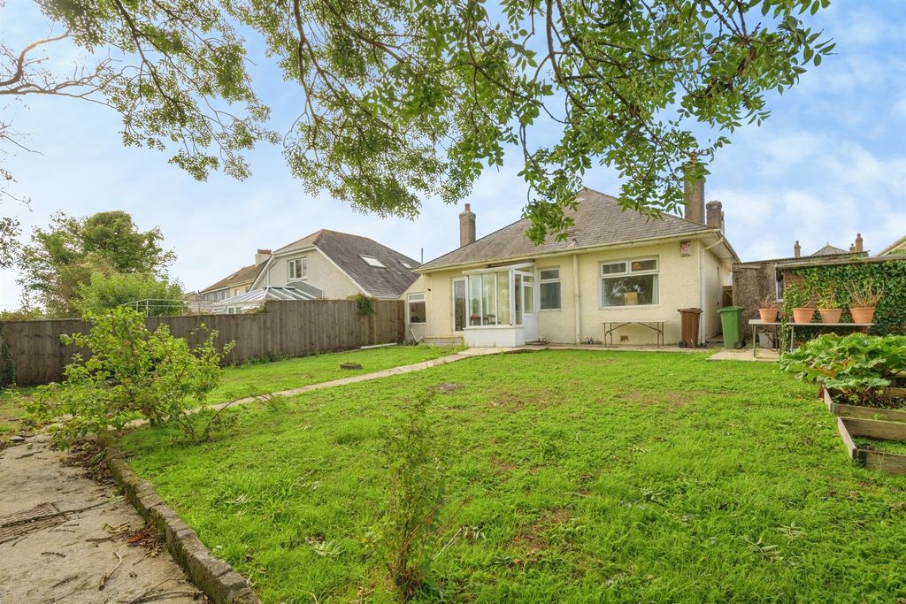 Property photo 2 of 18