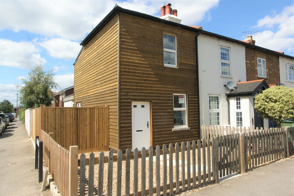 Property photo 1 of 8