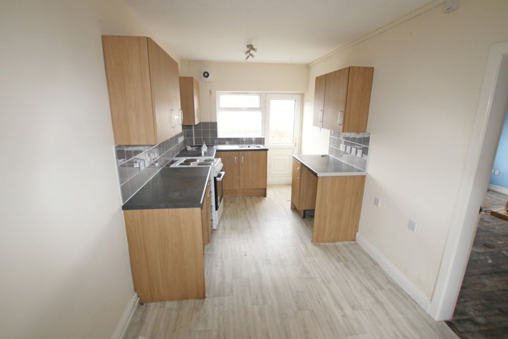 Property photo 3 of 8 3