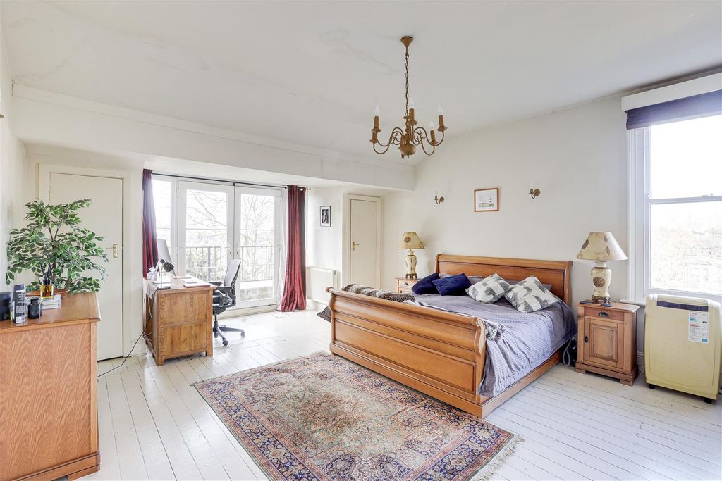 Property photo 3 of 23 3878.Jpg