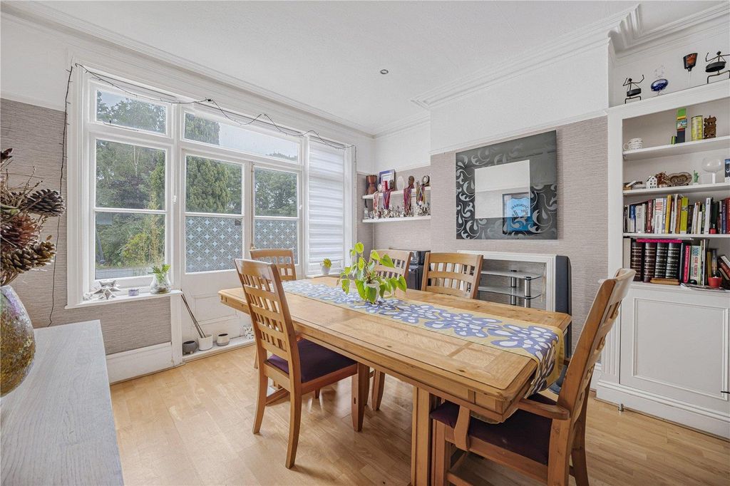 Property photo 3 of 14 Picture No. 05