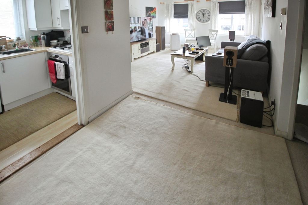 Property photo 3 of 10 Pbox-Img.Jpg
