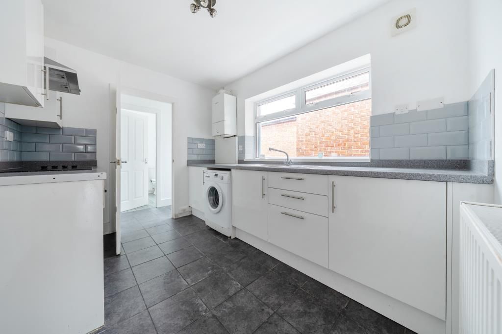 Property photo 2 of 25 Kitchen