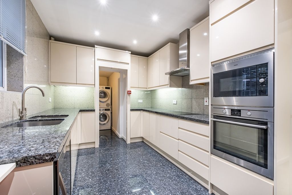 Property photo 2 of 14 Kitchen