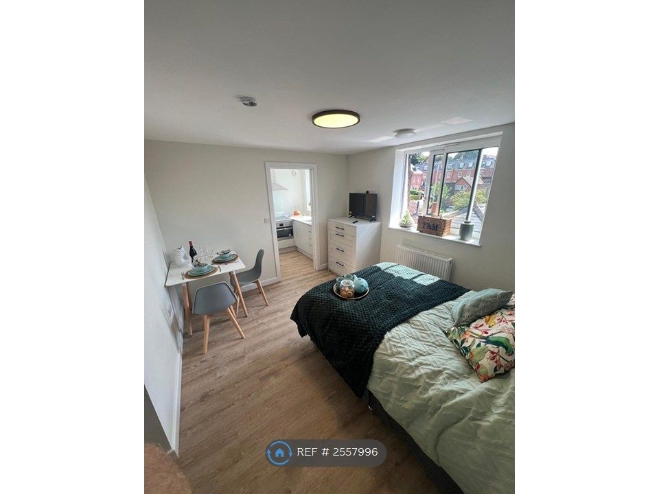 Property photo 1 of 10 Studio Room Fully Furnished