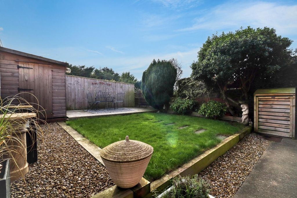 Property photo 2 of 23