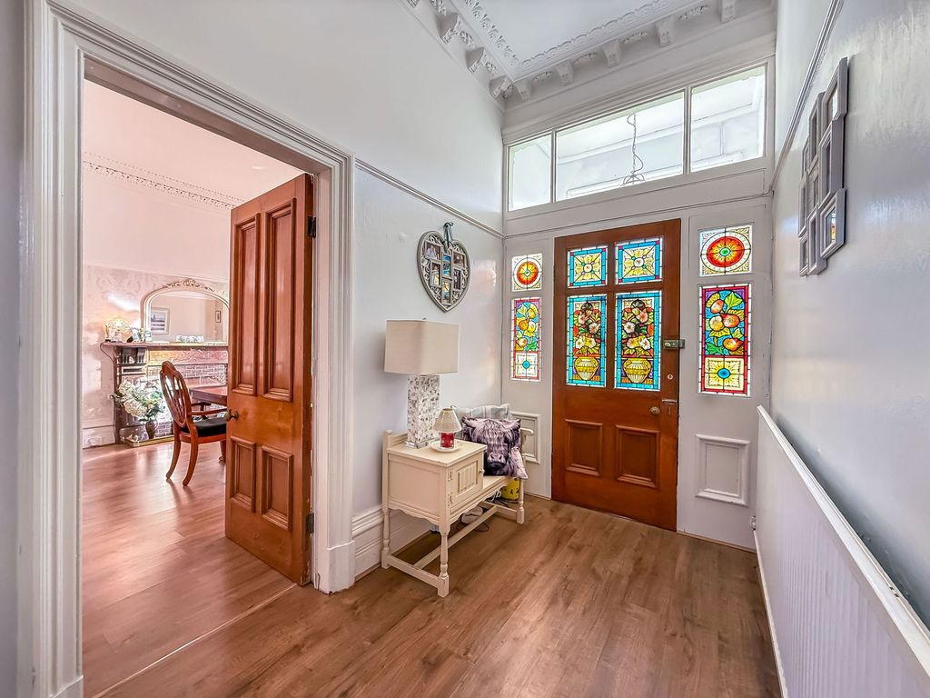 Property photo 3 of 26