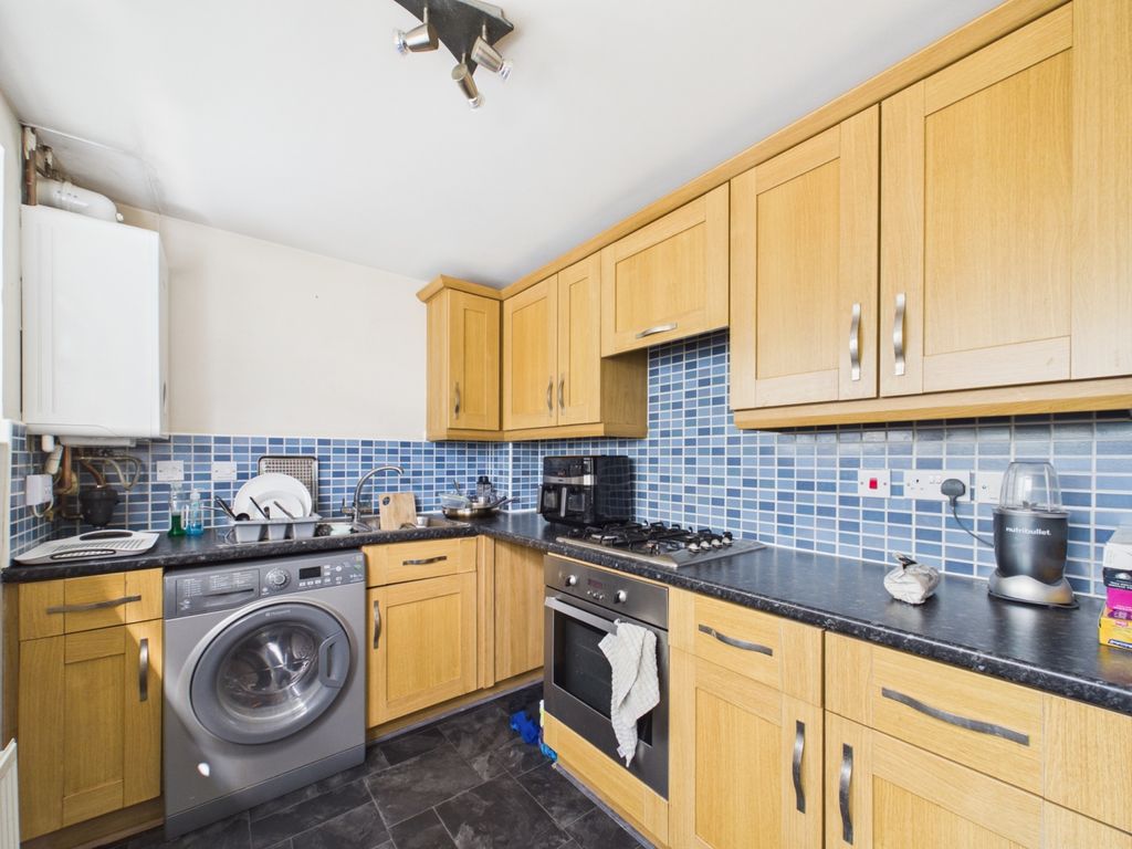 Property photo 3 of 6 Cam01740G0-Pr0588-Still004