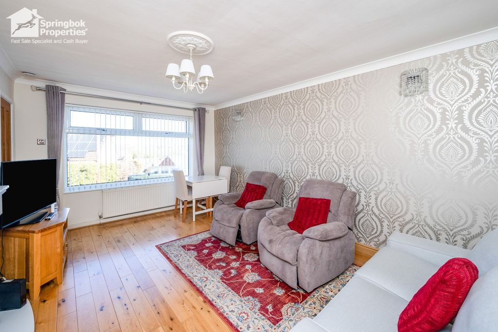 Property photo 3 of 19 Image 2