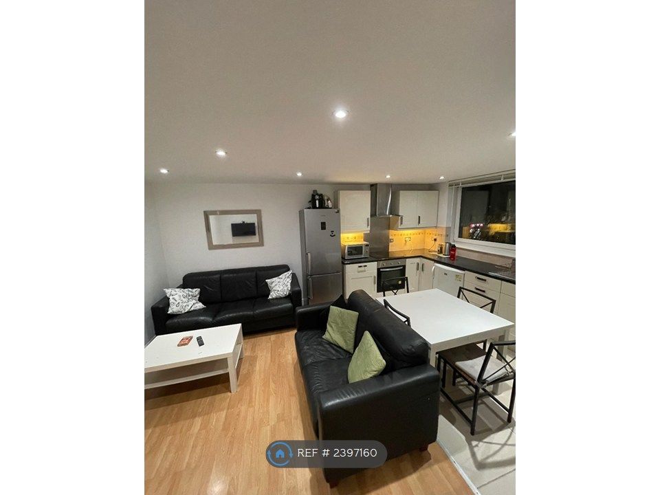 Property photo 1 of 13 Kitchen/Living Room