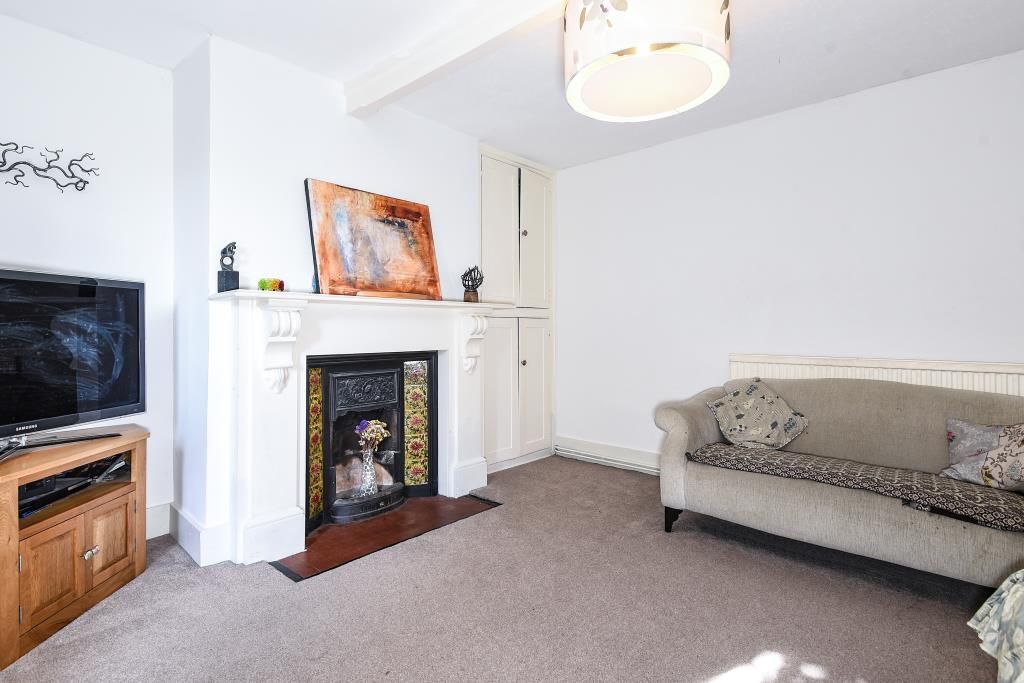 Property photo 3 of 10 Living Room