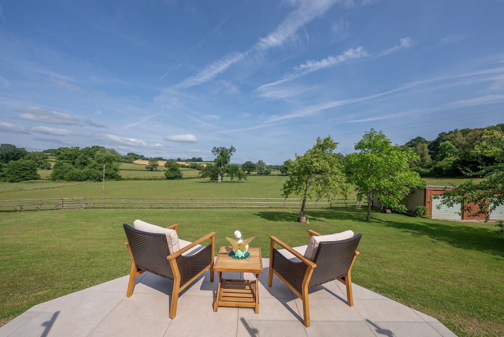 Property photo 2 of 50